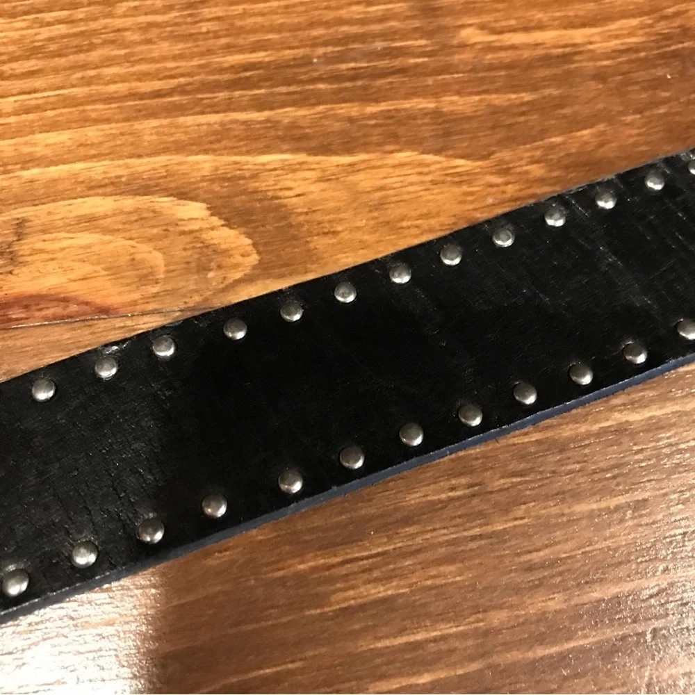 ▪️Silver Studded Leather Belt and Buckle